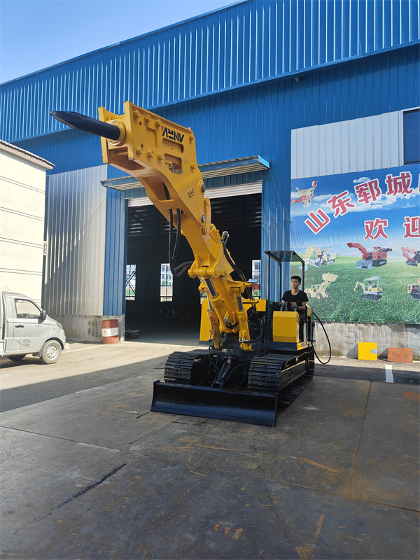 履帶式破碎機(jī)械